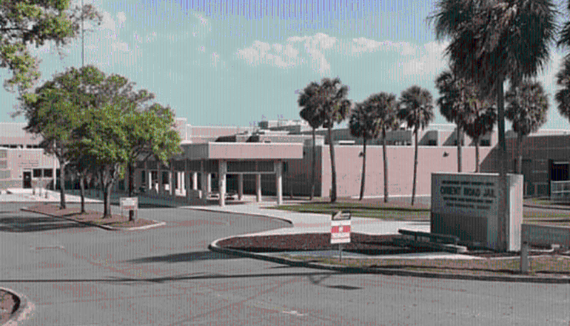 艾丽莎和受害人今年7月行商店(图)时行窃被捕,真实年龄曝光。 艾丽莎和受害人今年7月行商店(图)时行窃被捕,真实年龄曝光。