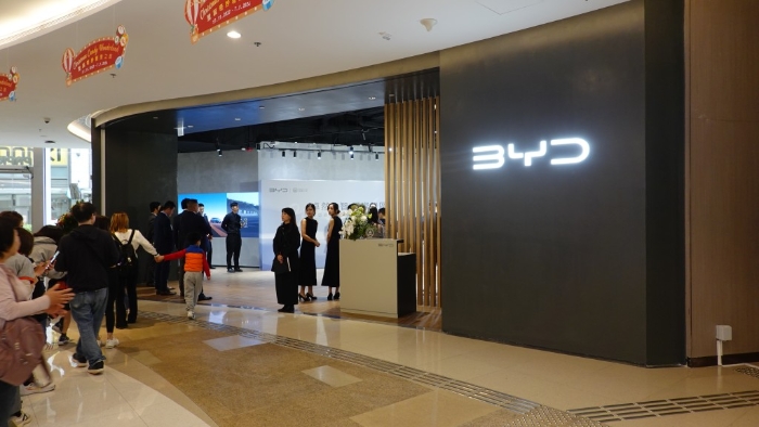 全新陈列室占地5,000平方英尺 全新陈列室占地5,000平方英尺