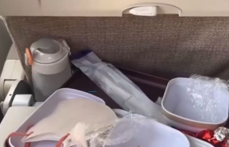 乘客指,吃过早餐后听到巨响。 乘客指,吃过早餐后听到巨响。