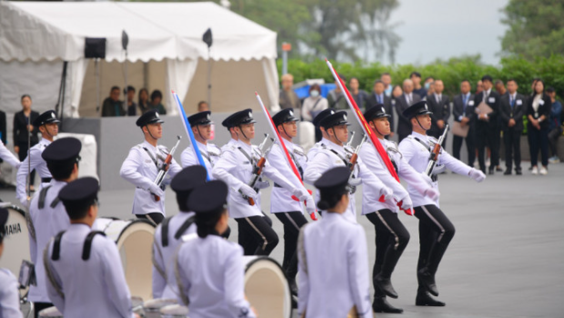 保安局带领纪律部队举行升旗仪式，林定国：多层面建构法治教育体系。
