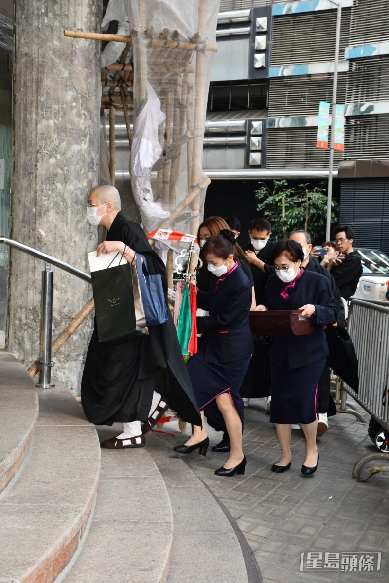 据悉丧礼将以佛教仪式进行。