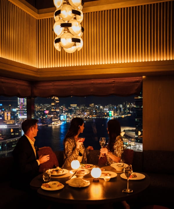 1. 金钟 Salisterra 顶层The Upper House地中海餐厅 180度维港景 食烤带子配白松露