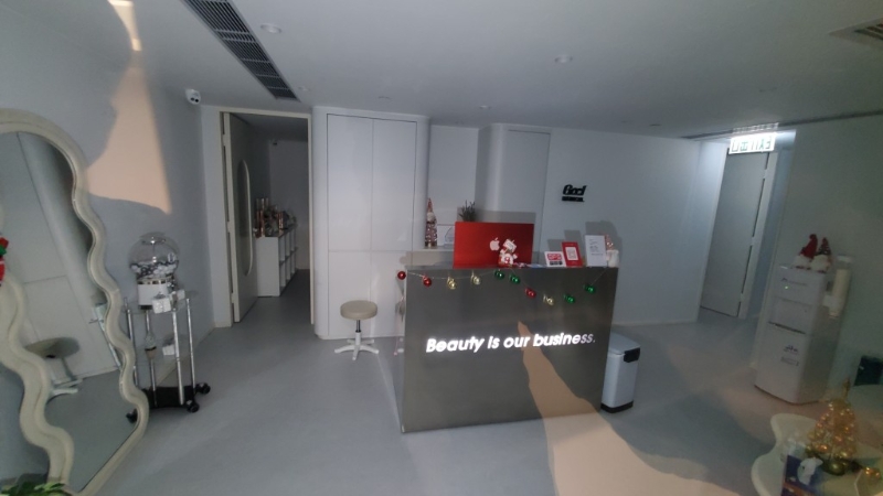 “GEEL MEDICAL”职员指衞生署人员上周曾到中心调查。