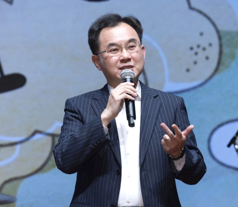 中银香港副总裁陈文表示,中银香港自2022年成为香港故宫文化博物馆的战略合作伙伴以来,已组织中银香港义工队参与多场博物馆的导赏参观活动。 中银香港副总裁陈文表示,中银香港自2022年成为香港故宫文化博物馆的战略合作伙伴以来,已组织中银香港义工队参与多场博物馆的导赏参观活动。