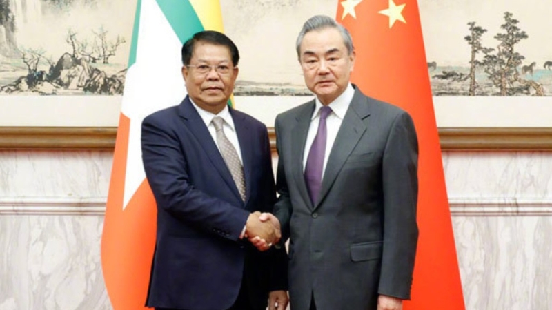 外交部长王毅在北京会见来华的缅甸副总理兼外长丹穗。外交部网站