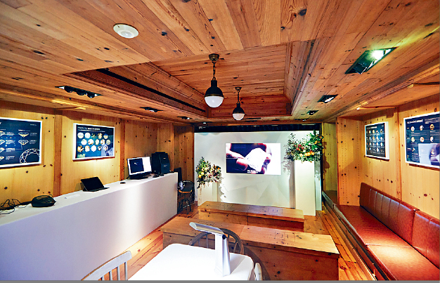 天然钻石鉴赏的小型工作坊，由钻石专家讲解天然及实验室培育钻石的特性，并拆解天然钻石的奥秘。