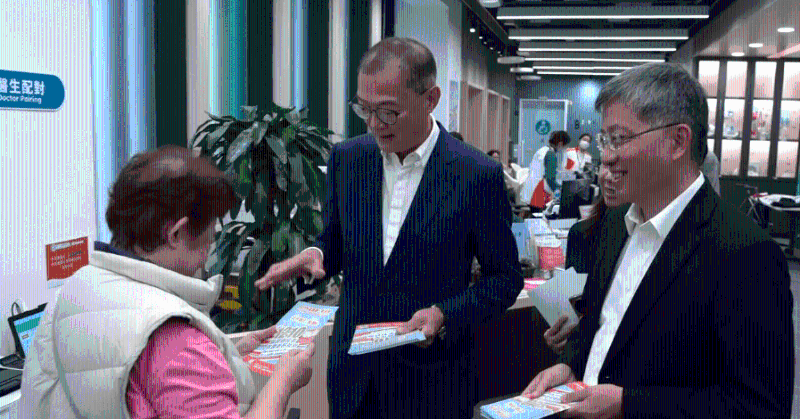 区选会选举将在本周日(10日)投票,再有政府部门纷纷出动谷票。医务卫生局FB 区选会选举将在本周日(10日)投票,再有政府部门纷纷出动谷票。医务卫生局FB