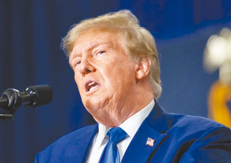 前总统特朗普入禀联邦上诉法院,坚称自己身为总统享有刑事豁免权,要求法庭终止司法部的选举争议案。 法新社 前总统特朗普入禀联邦上诉法院,坚称自己身为总统享有刑事豁免权,要求法庭终止司法部的选举争议案。 法新社