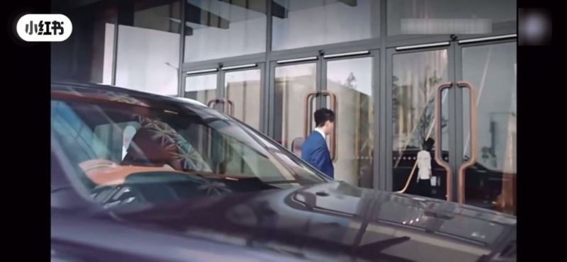 微博及小红书都有黄宗泽客串《新闻女王》的片段流出。 微博及小红书都有黄宗泽客串《新闻女王》的片段流出。