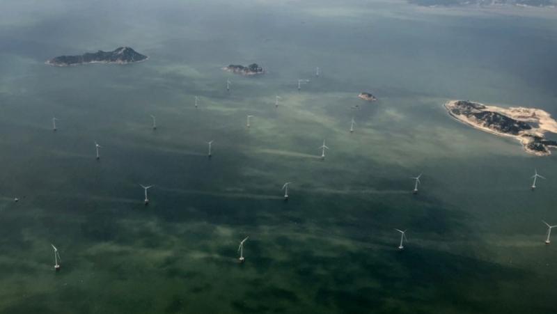 谢展寰指因兴建海上风力发电场成本价格较其他选项高而不获批。 资料图片 谢展寰指因兴建海上风力发电场成本价格较其他选项高而不获批。 资料图片