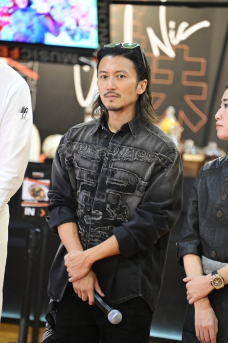 谢霆锋表示，很开心有这机会以舞台及美食结合，尤其过去几年是很不容易，希望带多些欢乐正能量给大家。