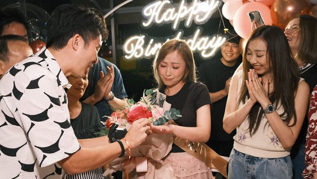 收到戒指爆哭。 收到戒指爆哭。