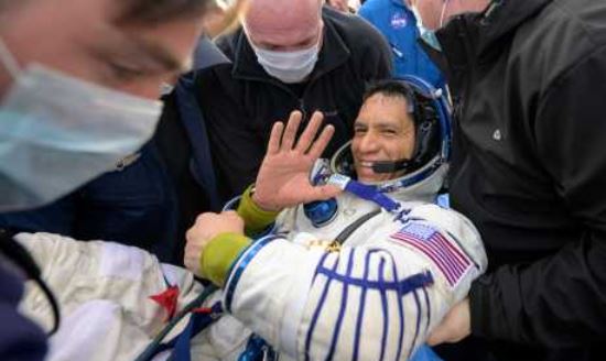 鲁比奥破美国纪录，在太空逗留了371天后返回地球。