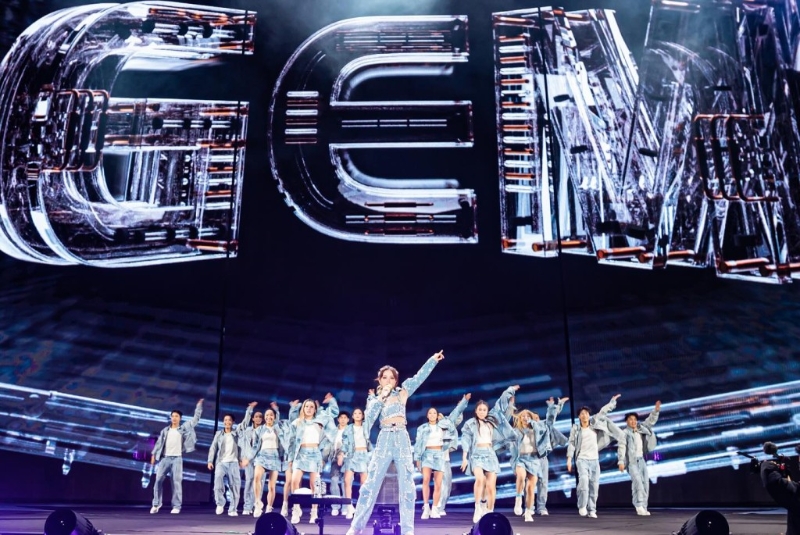 G.E.M.邓紫棋一连三日在广州举行演唱会。