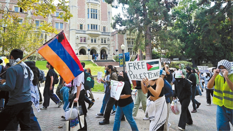 高校涌现反犹太主义,议题成为了共和党总统提名初选战的辩论焦点,以此抨击激进派左翼思想在大学校园抬头,同时攻击民主党的进步派。 资料图片 高校涌现反犹太主义,议题成为了共和党总统提名初选战的辩论焦点,以此抨击激进派左翼思想在大学校园抬头,同时攻击民主党的进步派。 资料图片