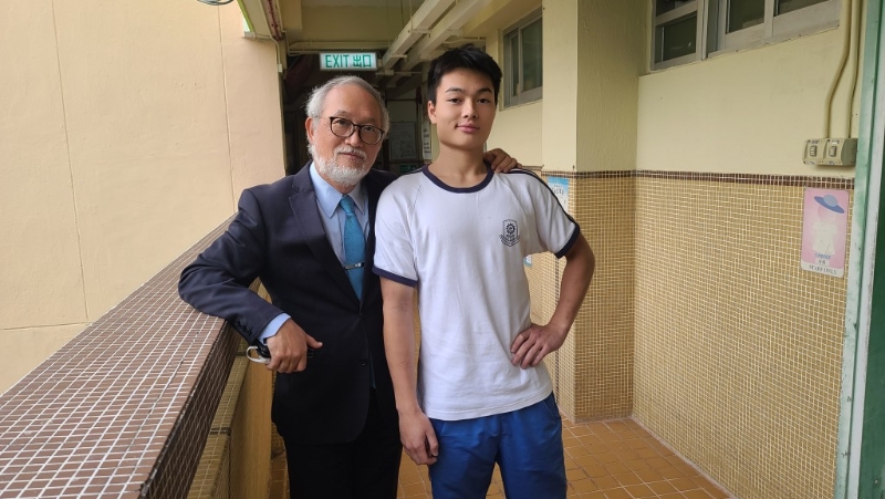 恽校长本着有教无类,与每位学生亦师亦友,建立良好关系。 恽校长本着有教无类,与每位学生亦师亦友,建立良好关系。