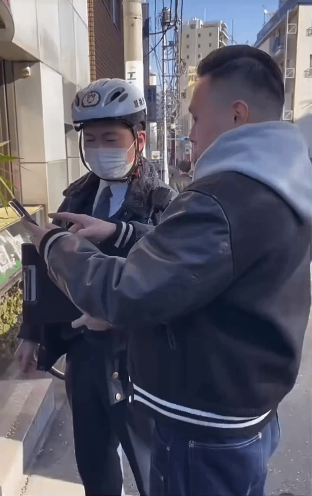 “油头四六分”报警。 “油头四六分”报警。