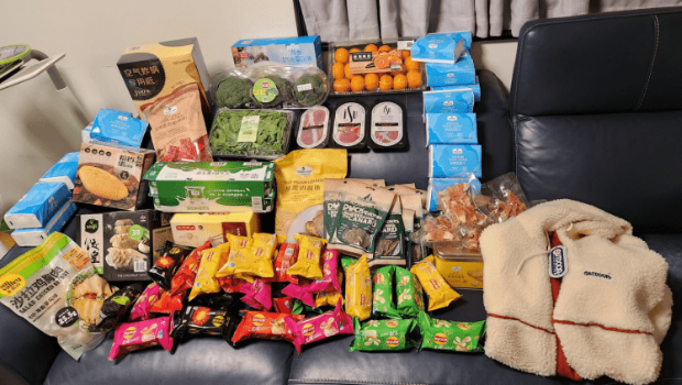 不时有网民分享于山姆超市爆买的照片 不时有网民分享于山姆超市爆买的照片