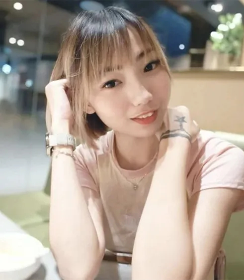 许佳玲为驻唱歌手。互联网 许佳玲为驻唱歌手。互联网