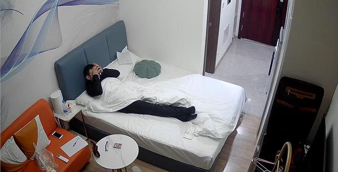 陈先生揉眼逾3秒后被取消资格。 陈先生揉眼逾3秒后被取消资格。