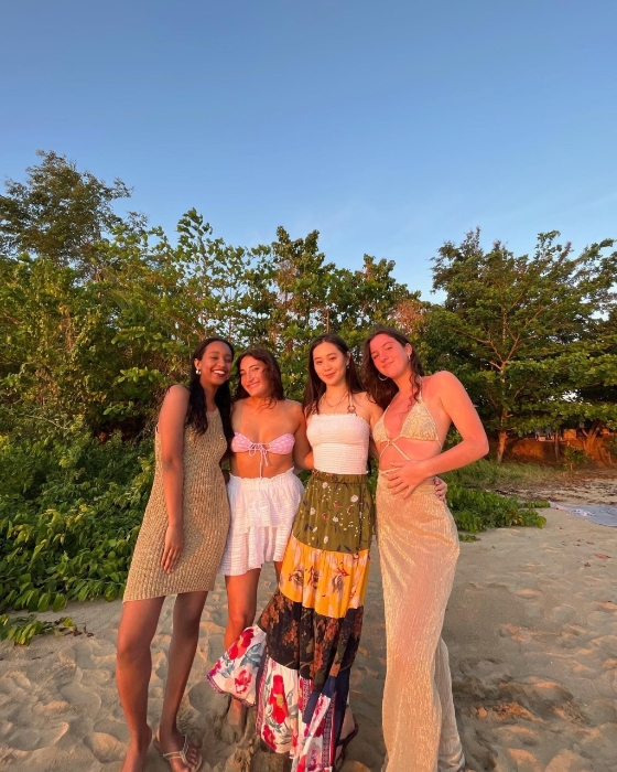 Jada现时在美国生活。 Jada现时在美国生活。