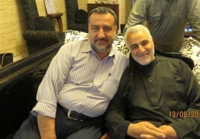 穆萨维（左）是已故伊朗高级将领苏莱曼尼的亲密战友。 路透社