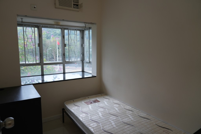 可摆放标准双人床,料还有空间可放置衣柜。 可摆放标准双人床,料还有空间可放置衣柜。