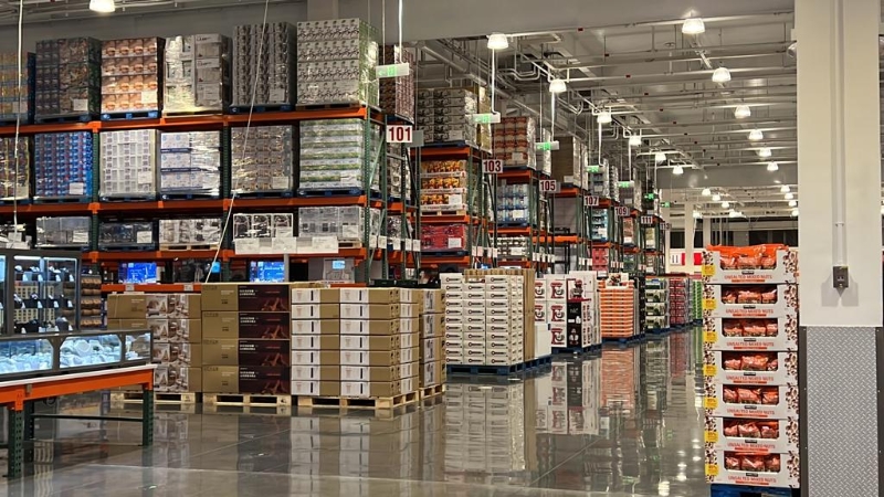 货品种类繁多。 货品种类繁多。