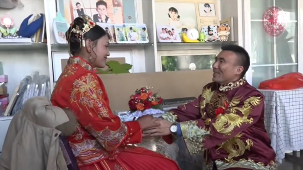 网上有很多短片分享中国男性在尼泊尔的异地婚姻经验。 网上有很多短片分享中国男性在尼泊尔的异地婚姻经验。