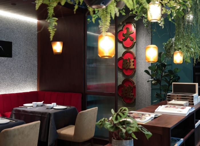 大班楼在2021年登上“亚洲50最佳餐厅”榜首,2023年蝉联“香港最佳餐厅”榜首。 大班楼在2021年登上“亚洲50最佳餐厅”榜首,2023年蝉联“香港最佳餐厅”榜首。