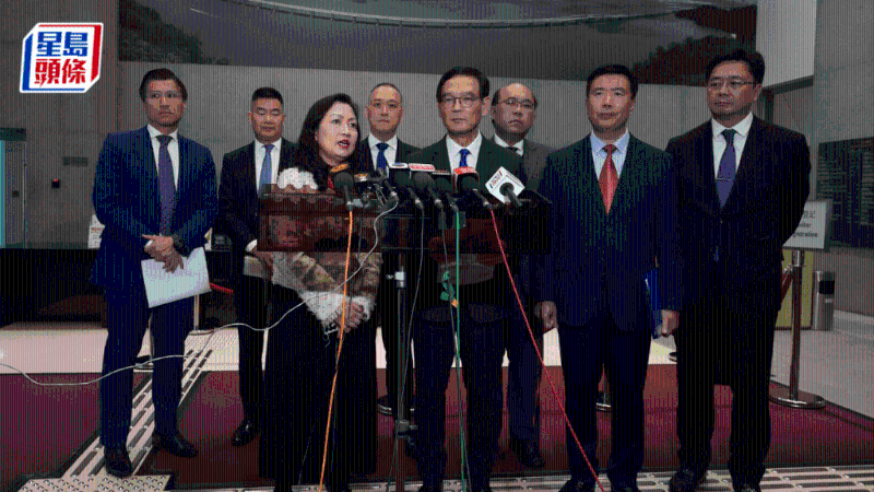 “G19”议员与财爷会面后见记者。 “G19”议员与财爷会面后见记者。