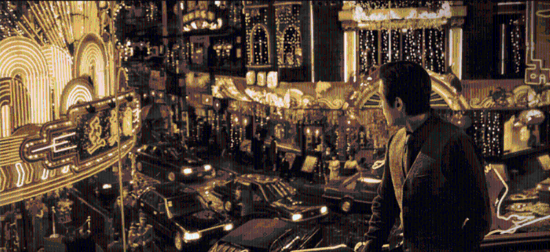 在《繁花》中,王家卫用了57首插曲,且每首几乎都是90年代金曲。 在《繁花》中,王家卫用了57首插曲,且每首几乎都是90年代金曲。