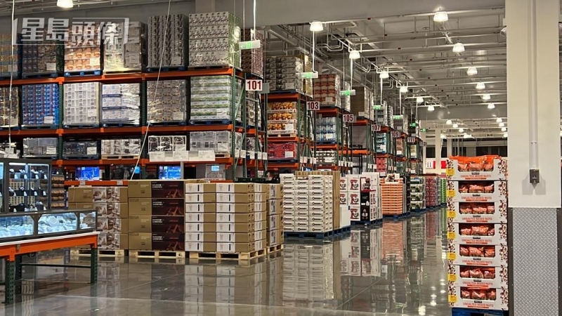 Costco 是美国连锁超市,与港人最爱的山姆超市一样同为仓储式超市。 Costco 是美国连锁超市,与港人最爱的山姆超市一样同为仓储式超市。