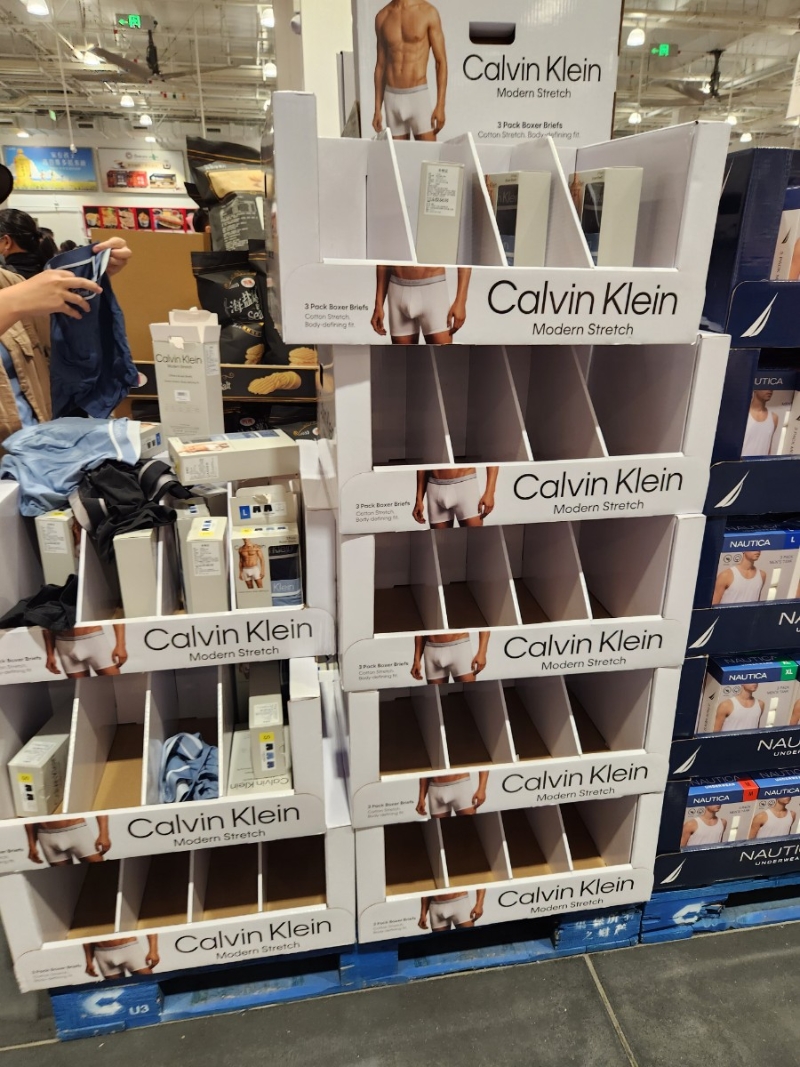 Calvin Klein男装内裤及女装内衣同样是抢手货。 资料图片