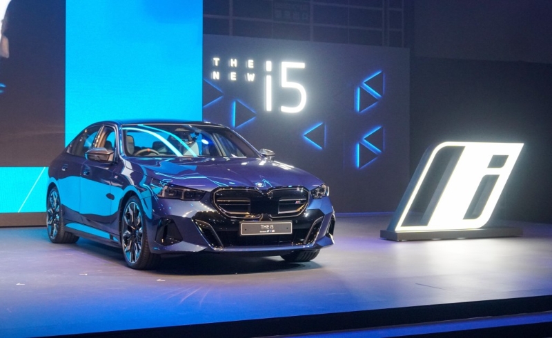 BMW i纯电动车系列去年增长最显著，全球销量共330,596辆，同比飙升92.2%。