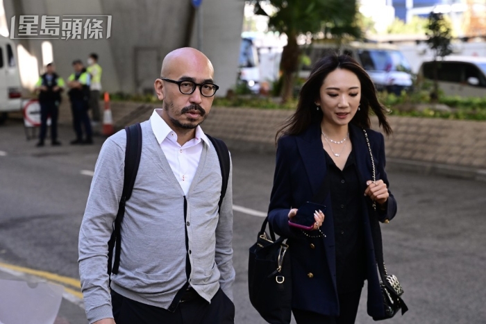 黎智英代表大律师关文渭(左)。 黎智英代表大律师关文渭(左)。