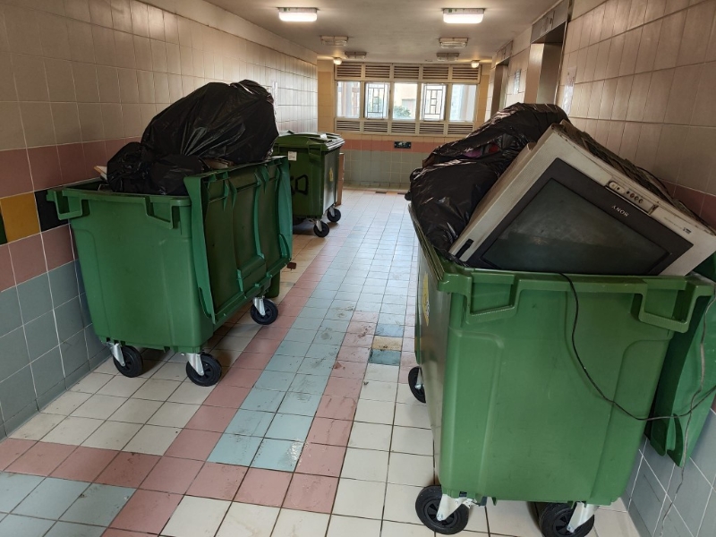 建祝义工队义工清出的垃圾总量，足够填满20个660升垃圾箱。 （受访者提供）