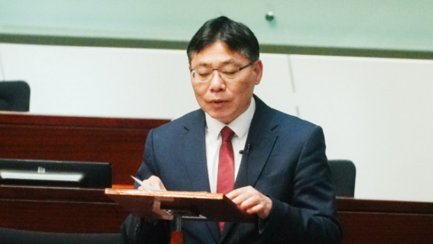 林世雄:逾百名小巴及客车外劳司机已抵港,约一半已成功考牌 林世雄:逾百名小巴及客车外劳司机已抵港,约一半已成功考牌