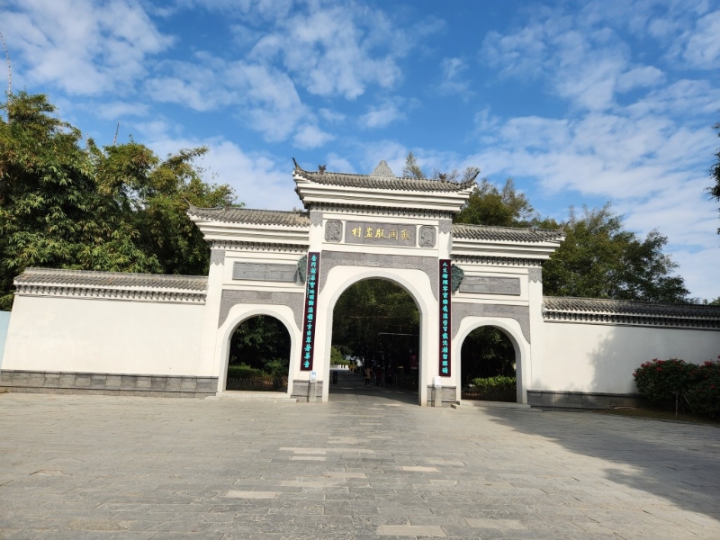首日仅得一个参观行程，便是深圳观澜版画村。