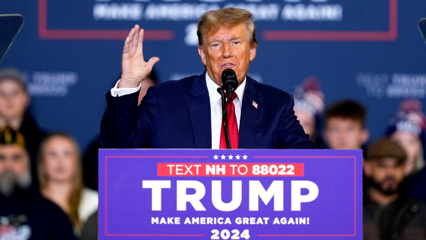 美国总统拜登19日在竞选活动上,误将党内对手黑莉(Nikki Haley)当成民主党前众院议长裴洛西猛轰。 美国总统拜登19日在竞选活动上,误将党内对手黑莉(Nikki Haley)当成民主党前众院议长裴洛西猛轰。