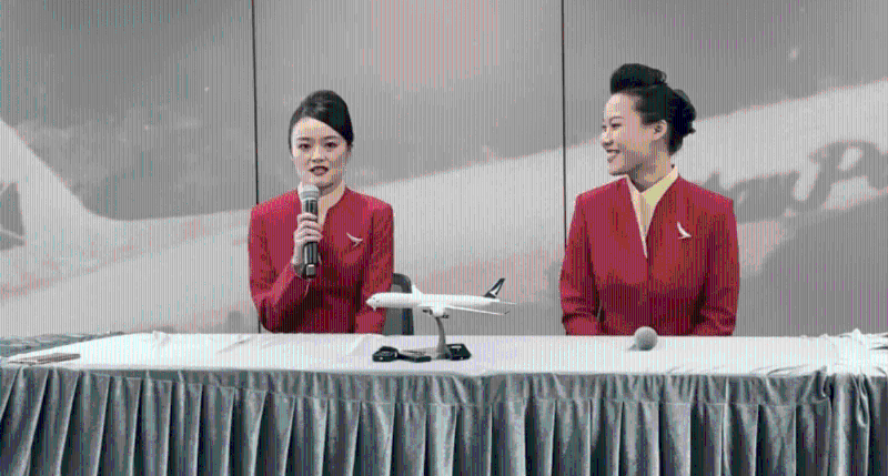 来自内地的Fiona（右）和Emily（左）。