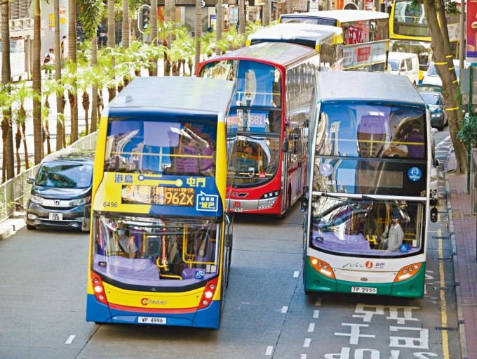 城巴表示,将于农历新年期间为深圳湾口岸提供全日无间断巴士服务。资料图片 城巴表示,将于农历新年期间为深圳湾口岸提供全日无间断巴士服务。资料图片