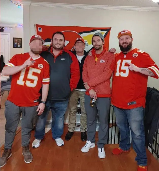 冻死的3名男子都是堪萨斯城酋长队的球迷。网上图片 冻死的3名男子都是堪萨斯城酋长队的球迷。网上图片