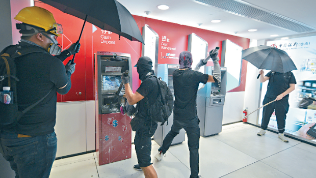 “反修例”风波当中,不少年轻人参与。 “反修例”风波当中,不少年轻人参与。