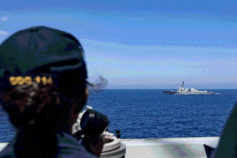 解放军东部战区新闻发言人施毅陆军大校表示,1月24日,美国菲恩号驱逐舰过航台湾海峡并公开炒作。资料图片美国防部 解放军东部战区新闻发言人施毅陆军大校表示,1月24日,美国菲恩号驱逐舰过航台湾海峡并公开炒作。资料图片美国防部