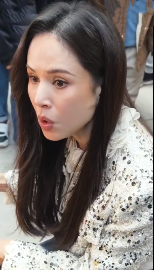 一度有网民质疑李若彤有医美后遗症。 一度有网民质疑李若彤有医美后遗症。