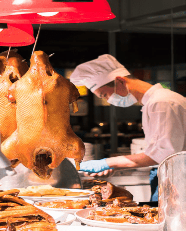 店内主打招牌金奖卤鹅,采用新鲜狮头鹅,每日现卤,相当新鲜! 店内主打招牌金奖卤鹅,采用新鲜狮头鹅,每日现卤,相当新鲜!