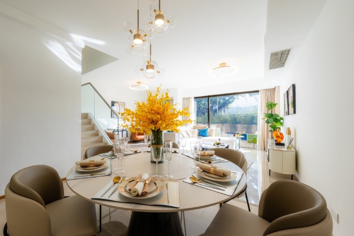 个别单位呎价达1.7万港币水平 个别单位呎价达1.7万港币水平