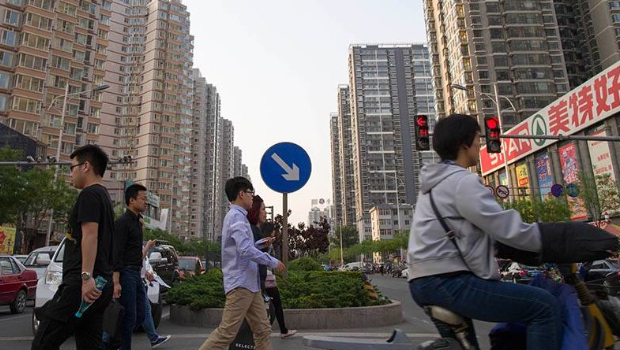 “跨境保险通”,即指港澳保险公司毋须在内地设立分公司,可直接向内地居民跨境销售保险产品。 “跨境保险通”,即指港澳保险公司毋须在内地设立分公司,可直接向内地居民跨境销售保险产品。