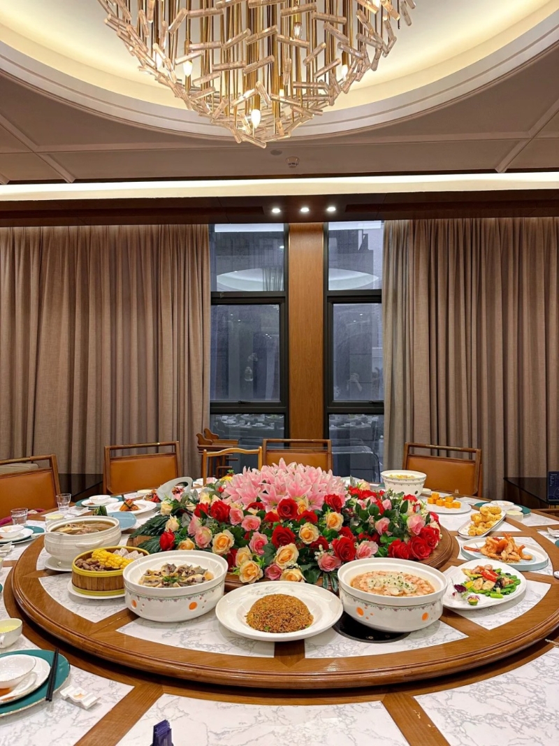 深圳许多民众在年三十前已和朋友及亲人聚餐庆祝新年。小红书 深圳许多民众在年三十前已和朋友及亲人聚餐庆祝新年。小红书